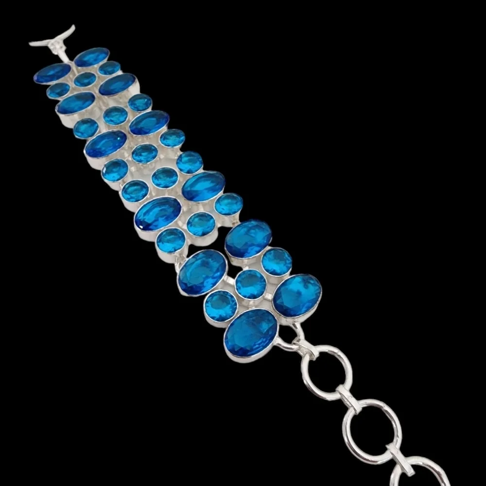 Silver bracelet faceted glass chunky bracelet blue topaz color Q02